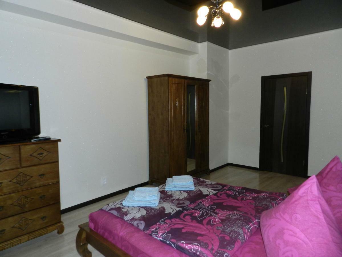 3-Room Luxury Apartment 100M2 On Sobornyi Avenue 193, By Grandhome Zaporizhia Bagian luar foto